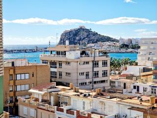 Appartement à Delicias. Piso de 4 dormitorios para reformar en 1 línea de las delicias