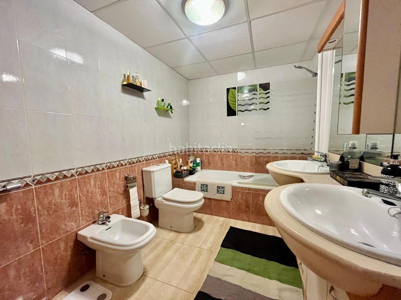 Foto acb4f278-b6fa-45e8-a486-43325cfecf9e. Casa adossada a Casco Antiguo Águilas