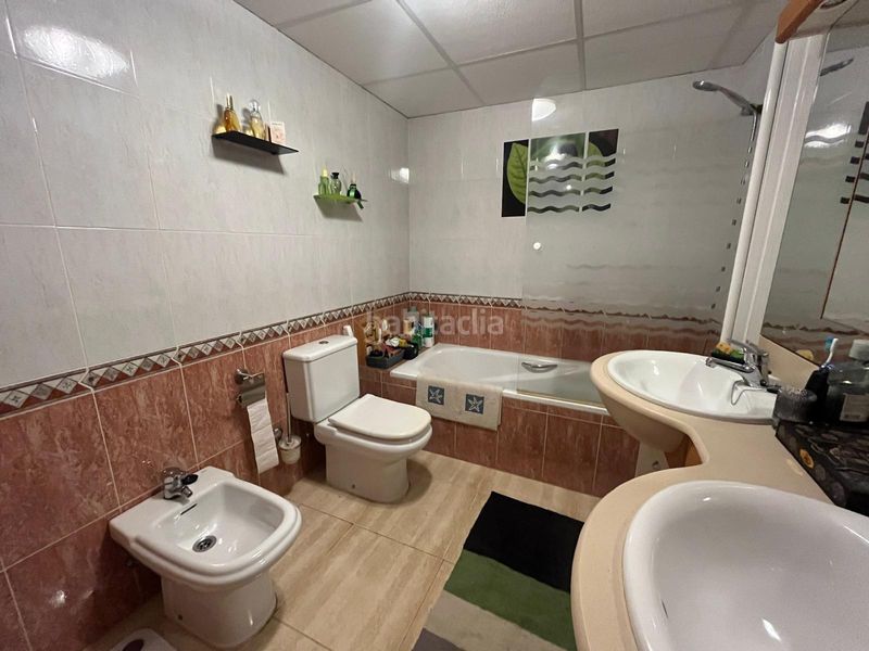 Foto af9e7a63-923f-4b0e-9af0-9ebcf2e33550. Casa adossada a Casco Antiguo Águilas