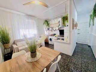 Apartament a El Hornillo. Apartamento con licencia turística, en 2ª linea de las delicias