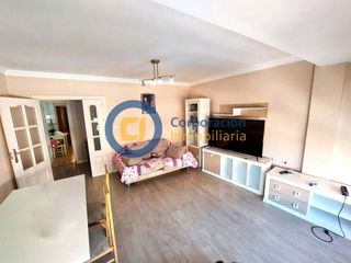 Flat in San José. Piso de tres dormitorios en san josé