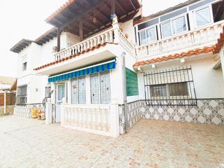 Casa en Calabardina. Amplio chalet de 4 dormitorios en calabardina