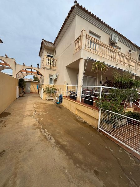 Foto 04a7d21d-3697-4843-9247-1fc10e32202c. Casa adossada amb aparcament a Calabardina Águilas