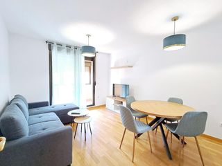 Apartament a Casco Antiguo. Apartamento de 1 dormitorio con garaje y piscina a un paso del p