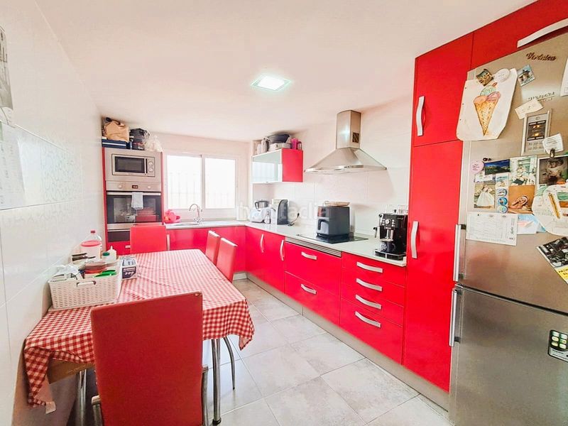 Foto f7f31087-0d53-4eb9-a424-64bd4dc5bb91. Casa adossada amb calefacció aparcament a Águilas