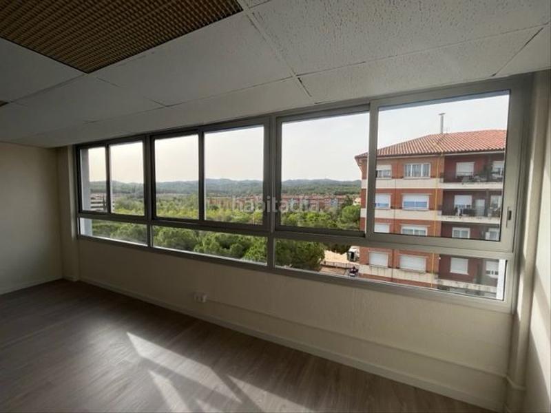 Foto 835a11cd-68a6-40c5-9f43-fff964a5b4fd. Location bureau dans avinguda de cerdanyola 75 dans Sant Cugat del Vallès