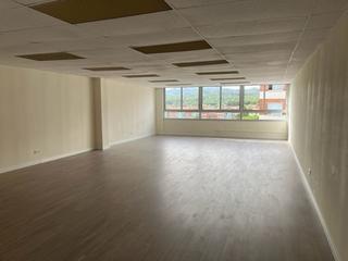 Büro in Avinguda de Cerdanyola 75