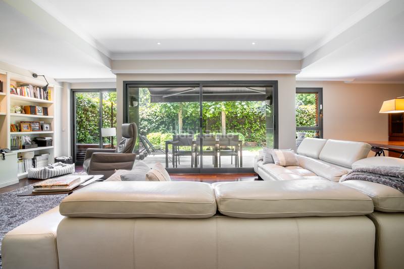 Foto 89781d63-fb05-4492-b0ed-a11c0b7f7972. Piano terra in carretera de vallvidrera 149 in Arxiu Sant Cugat del Vallès