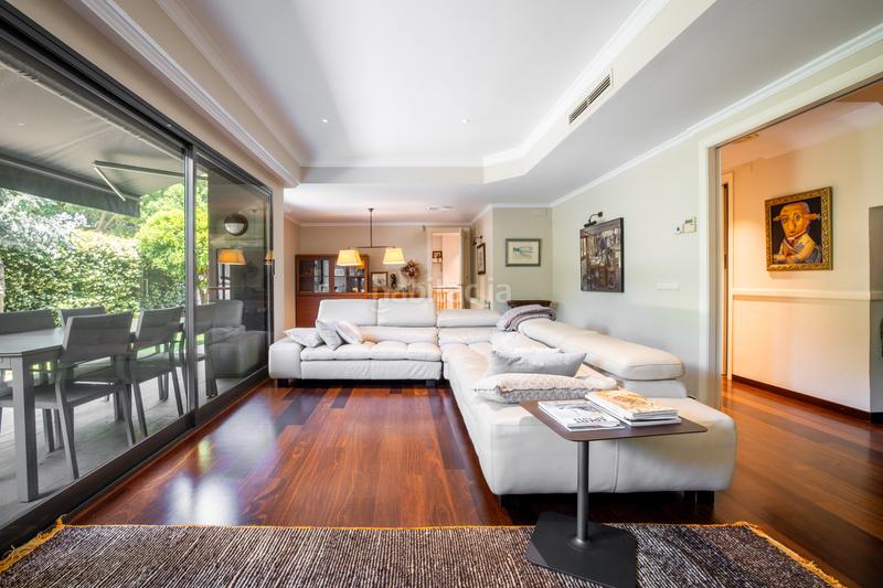 Foto 9e7ecf10-268a-4d2e-8d36-1f2b04e0b1de. Piano terra in carretera de vallvidrera 149 in Arxiu Sant Cugat del Vallès