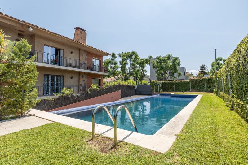 Foto cf073e22-da58-4d81-b56c-4bc155f1d589. Piano terra in carretera de vallvidrera 149 in Arxiu Sant Cugat del Vallès