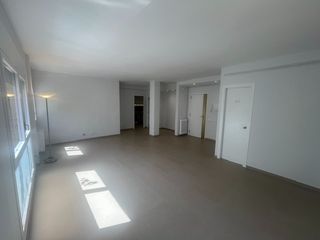 Pis a Avinguda de la Torre Blanca