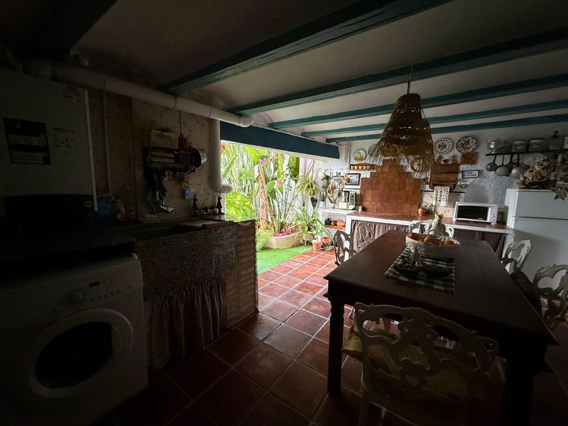 Foto 51685878-eda8-439a-bf41-25319f63e0d6. Casa amb xemeneia calefacció a Núcleo Urbano Pobla de Vallbona (la)