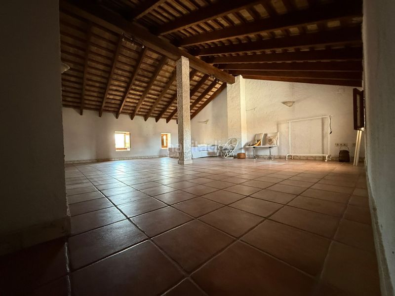 Foto a43e2c3e-6442-42cd-b176-720949d594cb. Casa amb xemeneia calefacció a Núcleo Urbano Pobla de Vallbona (la)