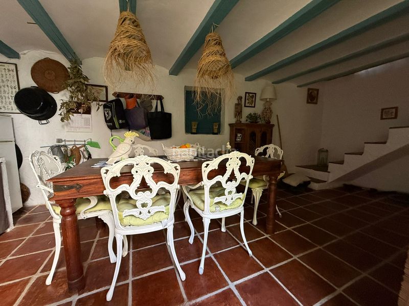 Foto a794b564-8a0e-4391-b28f-88dbd7dcd994. Casa amb xemeneia calefacció a Núcleo Urbano Pobla de Vallbona (la)