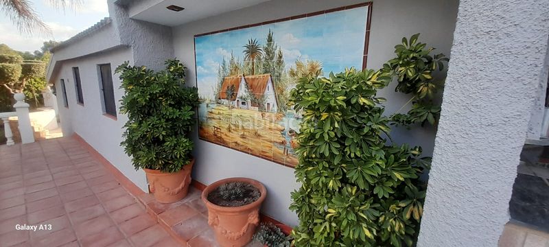 Foto 22d157d4-4924-4665-a4b9-a2fdd0917877. Xalet amb xemeneia calefacció aparcament piscina a Paterna