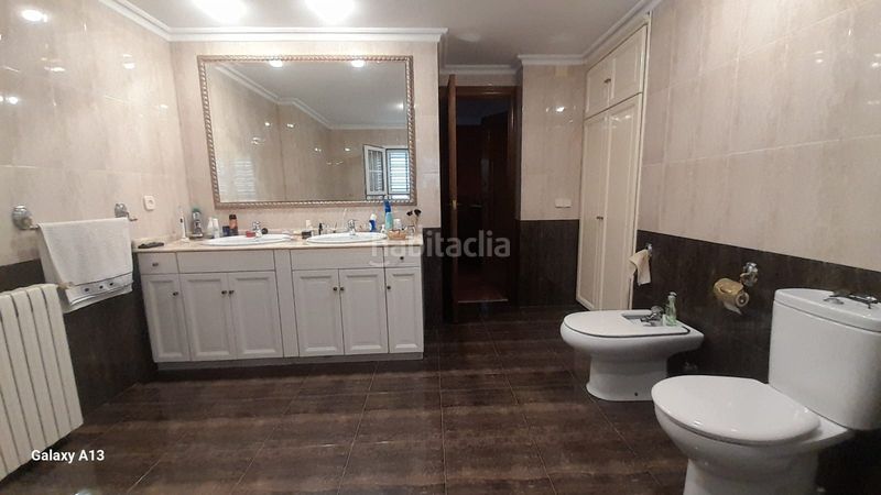 Foto c45f9170-e1bd-4898-aa82-1506637d184b. Xalet amb xemeneia calefacció aparcament piscina a Paterna