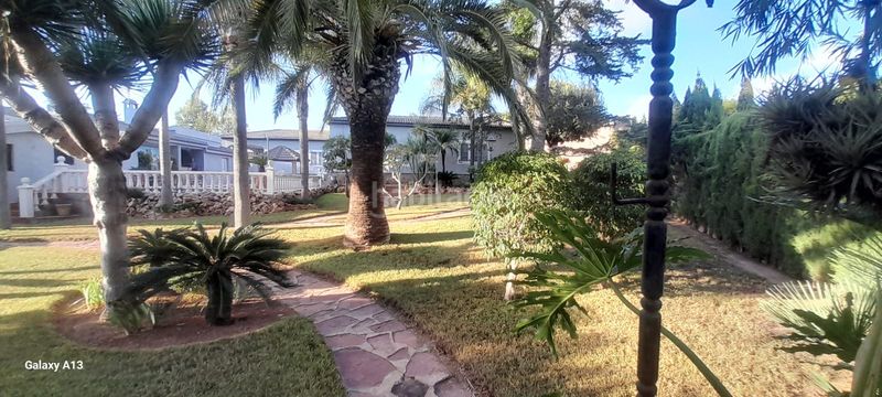 Foto d3087dbd-6f23-4854-ac7a-ddcef6ed45fc. Xalet amb xemeneia calefacció aparcament piscina a Paterna