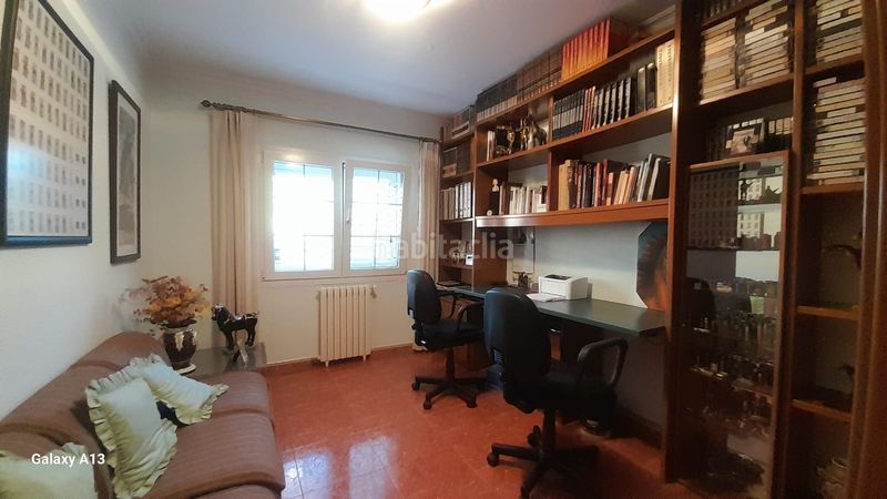 Foto f8035c3e-53e0-4a01-b196-6d0a9204adeb. Xalet amb xemeneia calefacció aparcament piscina a Paterna