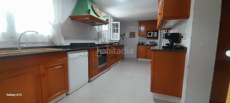 Foto 127d551a-4a08-4d83-8d8d-18fbfa14c62d. Xalet amb xemeneia calefacció aparcament piscina a Paterna