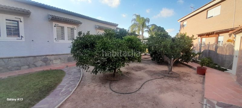 Foto 24056d5d-6182-4b66-b5bd-6b9077577253. Xalet amb xemeneia calefacció aparcament piscina a Paterna