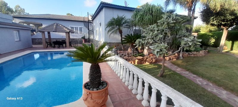 Foto 271fdcaa-25ee-48b3-9fbc-cac0b9577565. Xalet amb xemeneia calefacció aparcament piscina a Paterna