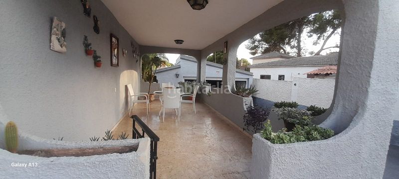 Foto e0d914c4-bda4-4561-8440-9da3d6dcccbc. Xalet amb xemeneia calefacció aparcament piscina a Paterna