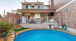 Maison jumelée à Riba - roja de Túria. Se vende  bonita  casa adosada urb, santa monica ribarroja