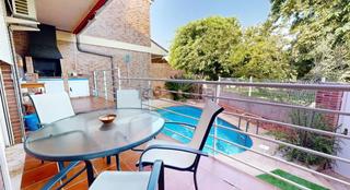 Casa a schiera in Riba - roja de Túria. Se vende en urba ribarroja bonita casa adosada