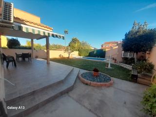 Chalet en Riba - roja de Túria. Se vende chalet en la eliana ,  urbanización cerca del casco urb