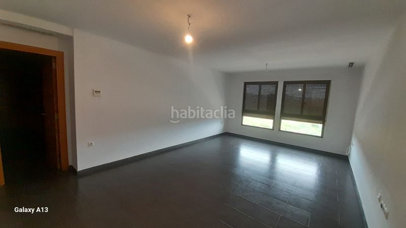 Foto e2df735f-d762-421b-b77b-243b5425f6ed. Pis amb calefacció aparcament a Pueblo Eliana (l´)