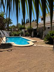 Chalet en Entrepinos. Se vende magnifico chalet  en la eliana  urbanización cerca del