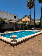 Chalet en Entrepinos. Se vende magnifico chalet  en la eliana  urbanización
