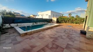 Lloguer Xalet a Entrepinos. Se vende magnifico chalet