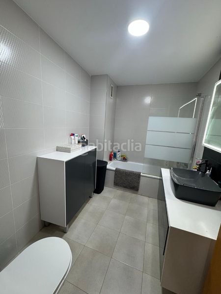 Foto c4dee5cf-b8ce-436b-85f8-cef72ab698ed. Pis a Núcleo Urbano Pobla de Vallbona (la)