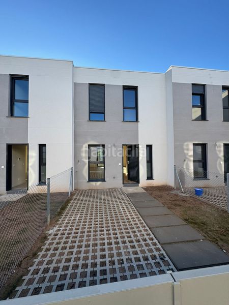 Foto 0c5d5c63-a778-4ec6-848b-7b1575459483. Casa adossada amb calefacció piscina a San Antonio de Benagéber