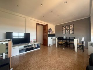Pis a Ayuntamiento - El Salvador. Se vende en godella piso casco urbano
