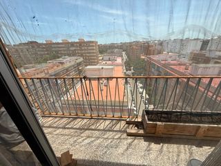 Pis  Carrer de sant vicent de paül. Magnífico piso a 50 metros del estadio del levante y centro come