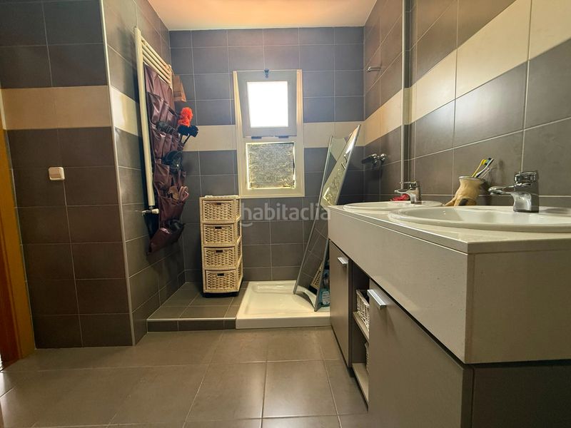 Foto e4a9e3be-0897-479c-a6c6-337d8a8cbede. Casa adossada amb calefacció aparcament piscina a Pobla de Vallbona (la)