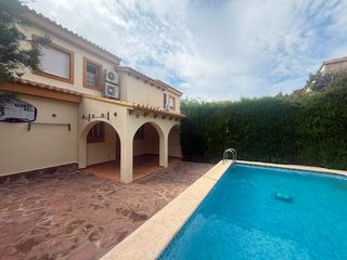 Chalet in Rascanya. Casa / chalet en puebla de vallbona, montecolorado, venta