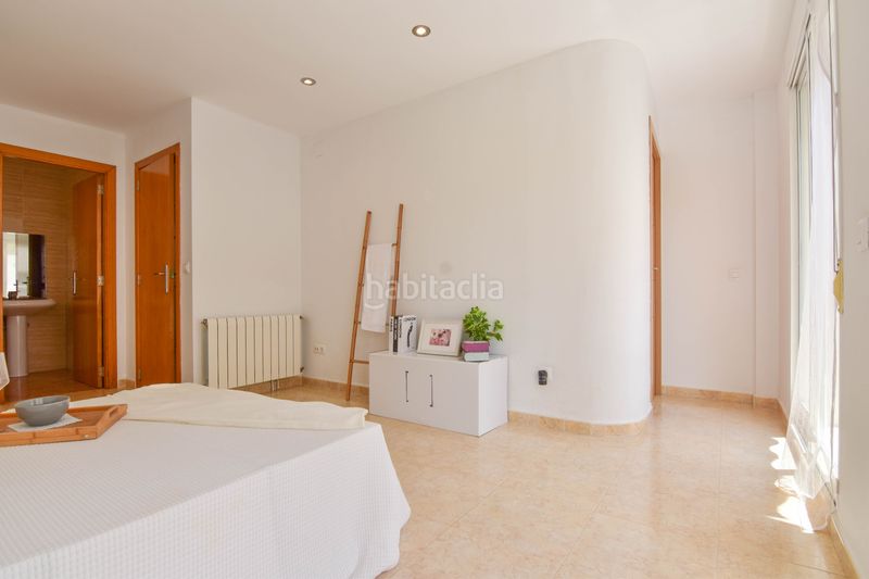Foto 0a0242a4-4404-4d37-bfef-f9ac085c2ae7. Casa adossada amb calefacció a Emperador