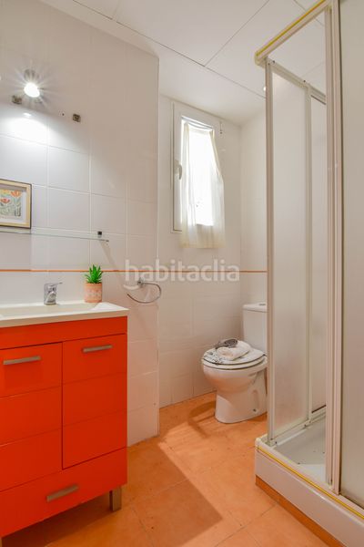 Foto 5b79e046-72f8-47a3-818f-f60f9484b933. Casa adossada amb calefacció a Emperador