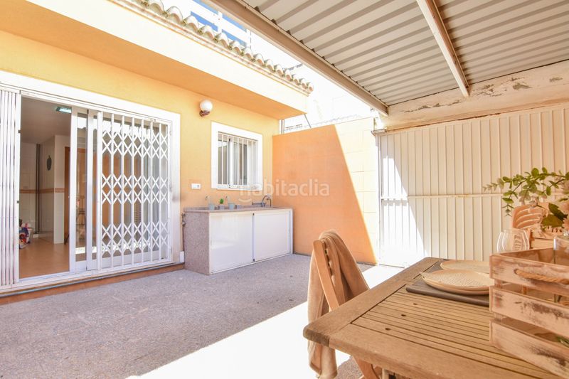 Foto 6307f637-b188-46e9-aaa6-3d5ba0e72e2e. Casa adossada amb calefacció a Emperador