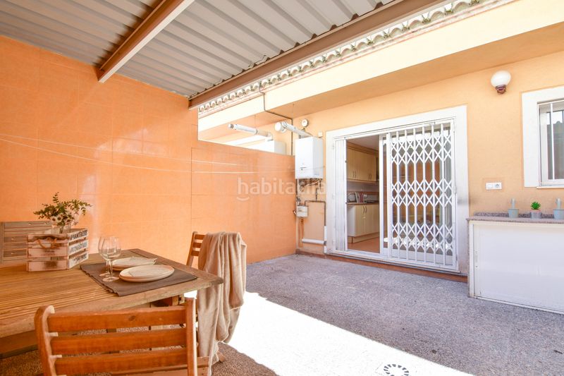 Foto 75a567f1-0a70-4b47-9a3c-6429675a3933. Casa adossada amb calefacció a Emperador