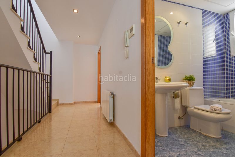 Foto 956cdb1e-a48e-4919-865e-f6790984d2f7. Casa adossada amb calefacció a Emperador