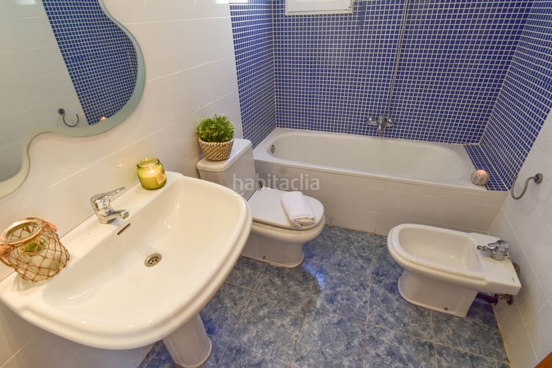 Foto c6c80d88-ca4a-4363-ba60-5bf37a0210e5. Casa adossada amb calefacció a Emperador