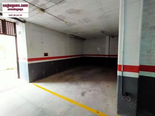 Car parking in Begues. Begues barceloneta.  plaza doble aparcamiento