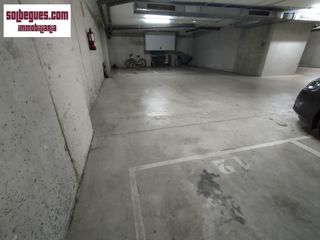 Car parking in Begues. Begues barceloneta plaza aparcamiento