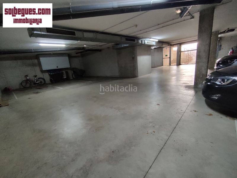 Foto 9144faf2-e422-4240-9808-b47e393d59f8. Aparcament cotxe a Begues