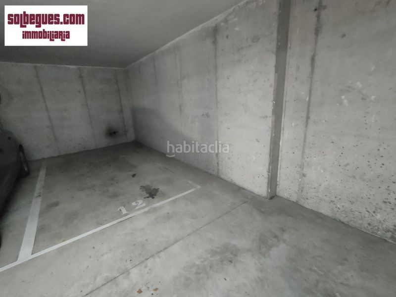 Foto c7aac079-7729-4b5b-bf01-1e7fa8fbed9a. Aparcament cotxe a Begues