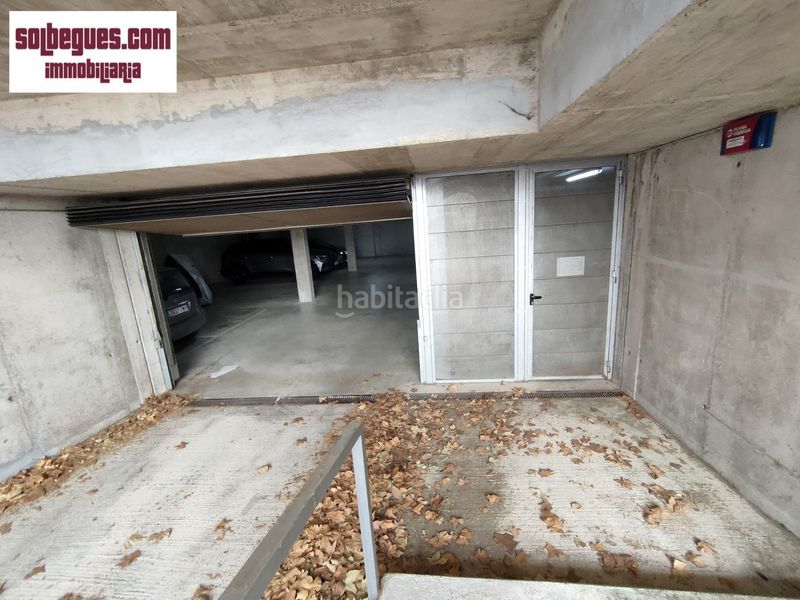 Foto dd8156c6-3df4-48a6-8a1a-d4674fa2e100. Aparcament cotxe a Begues